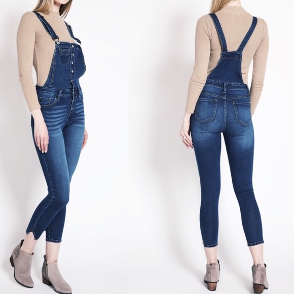 Pants - NWT Super Chic Bib Skinny Fit Overalls